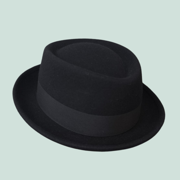 Chapéu de feltro, modelo Pork Pie, preto  Aba virada, 5 cm 100% feltro lã de merino  Impermeável
